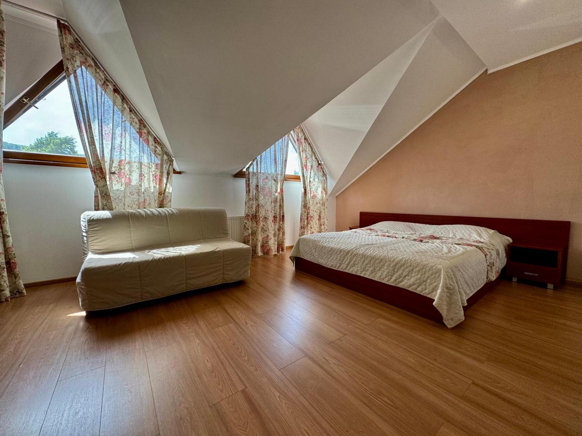 Троянда Карпат Hotel Karpaty Luaran gambar