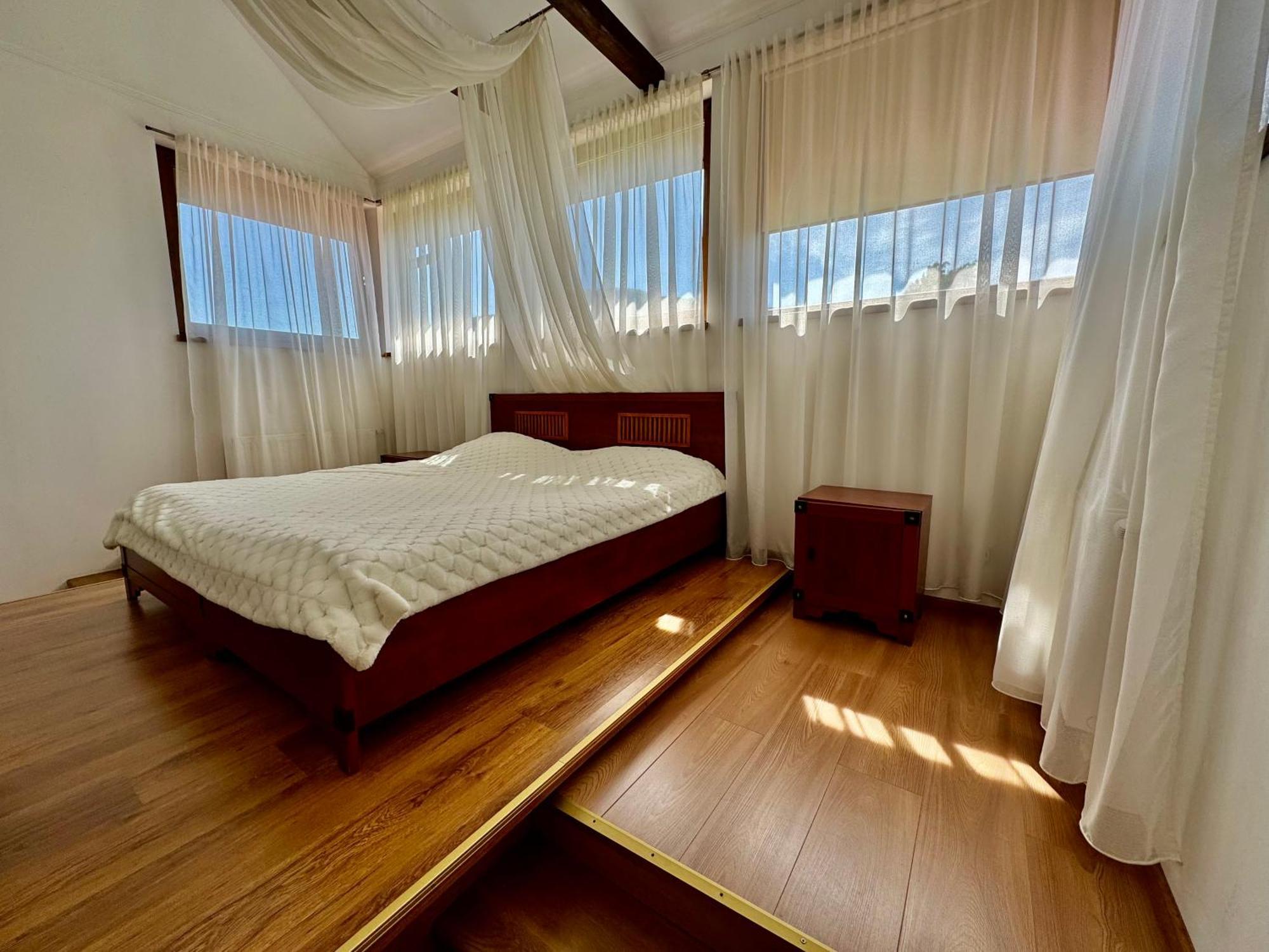 Троянда Карпат Hotel Karpaty Luaran gambar