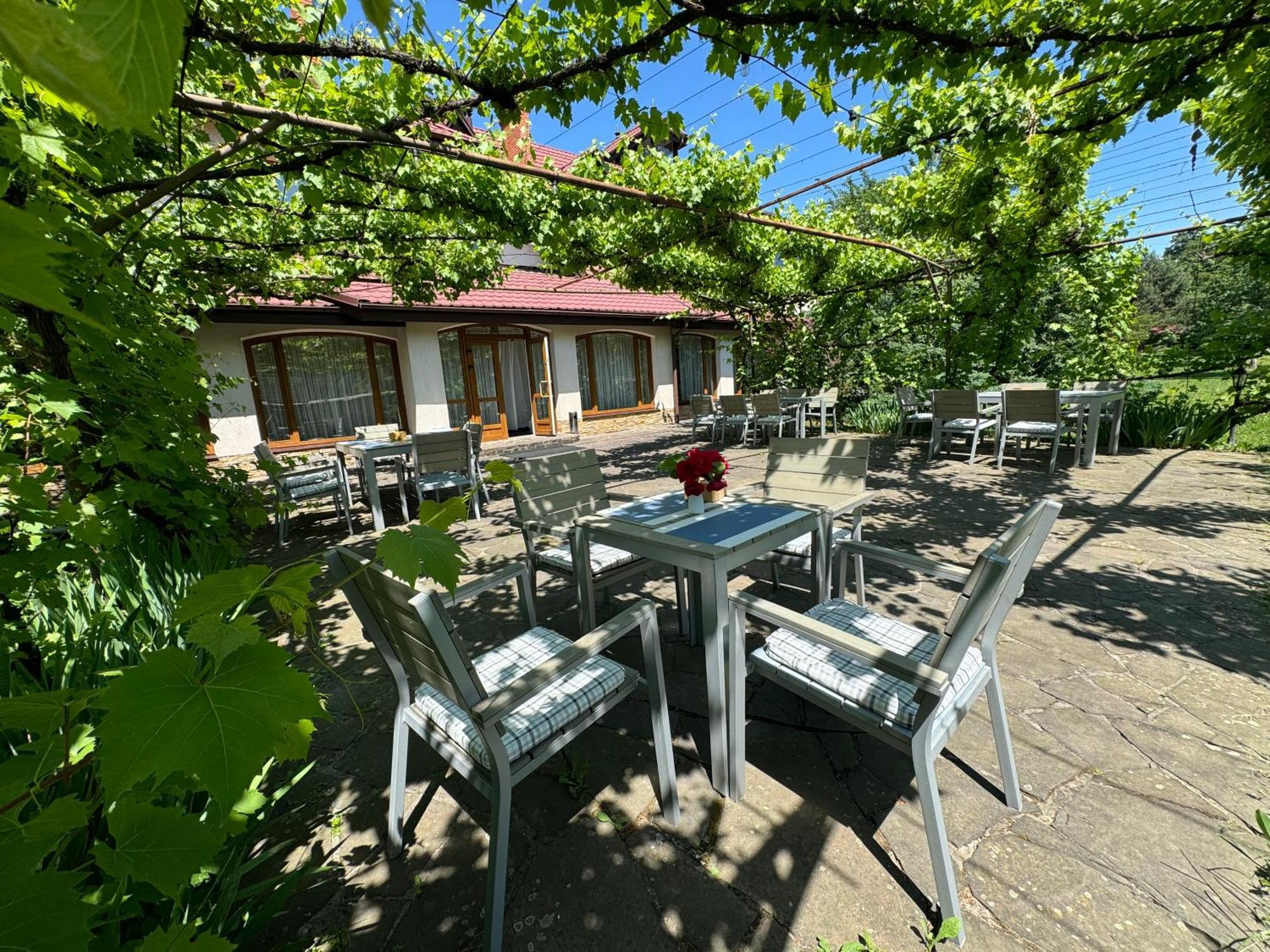 Троянда Карпат Hotel Karpaty Luaran gambar